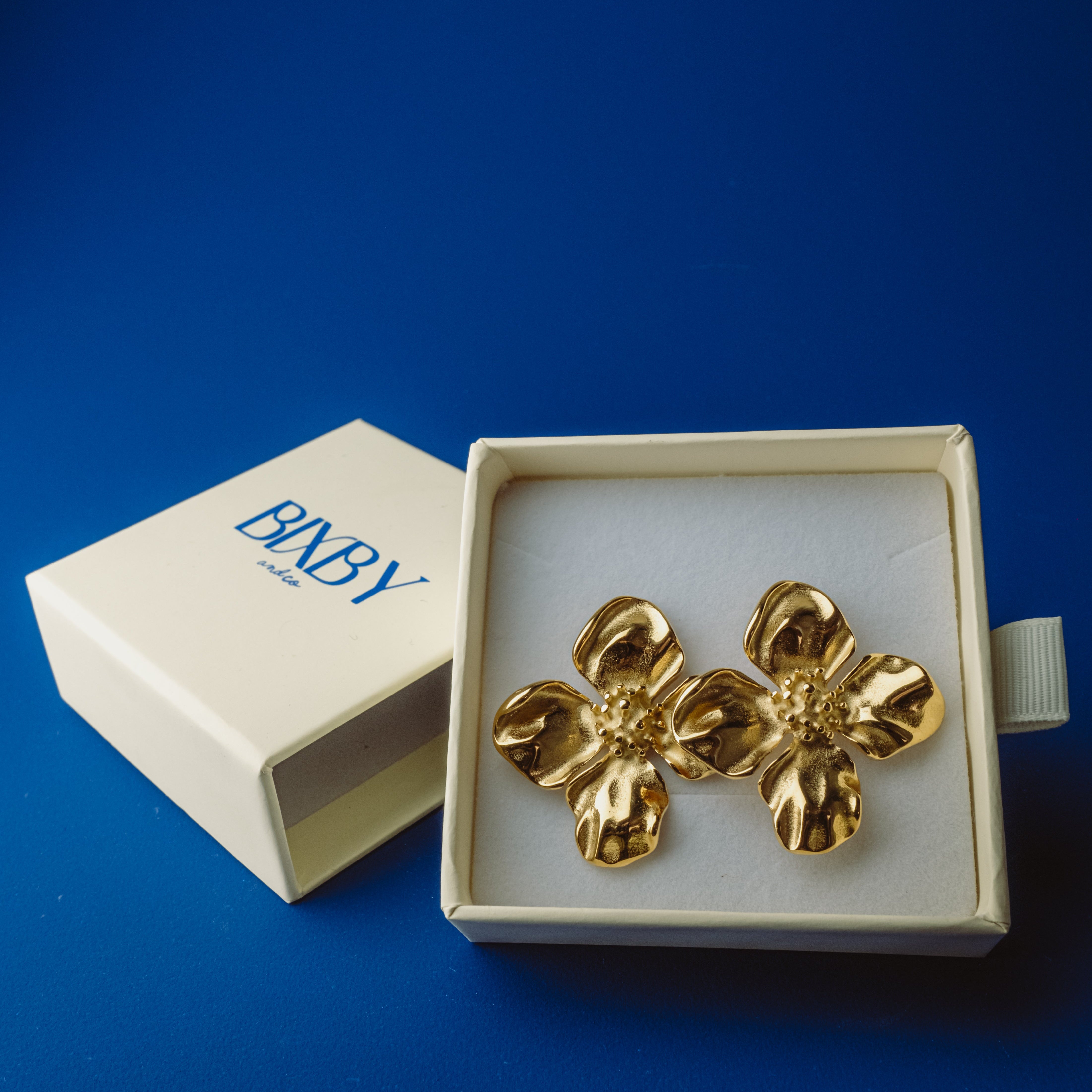 Tahiti hibiscus flower stud earrings in 18k gold fill