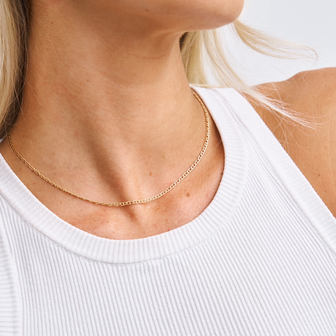 Cue Hudson layering gold chain 