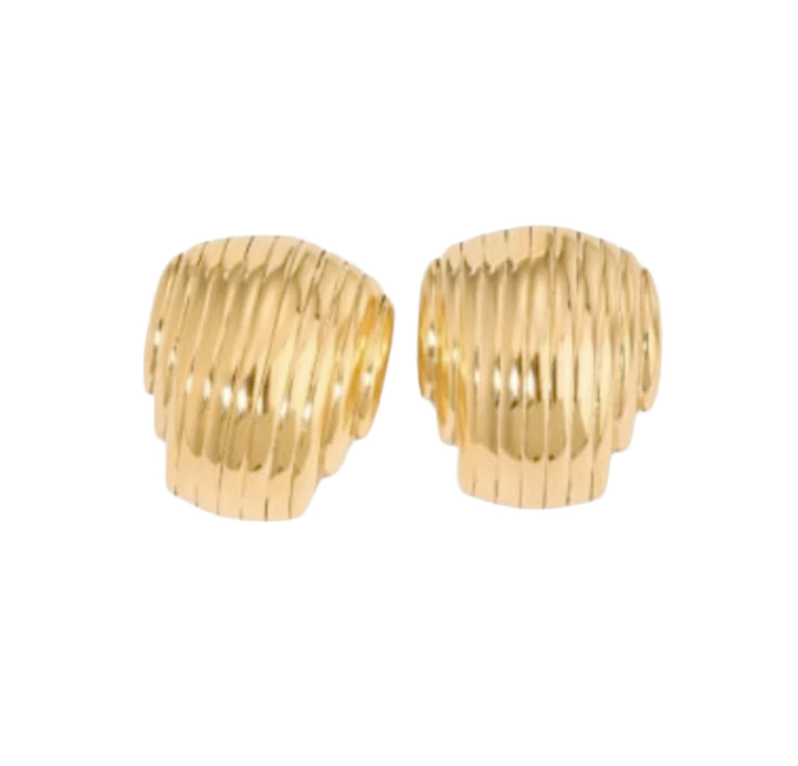 Vintage ribbed earrings in waterproof gold 