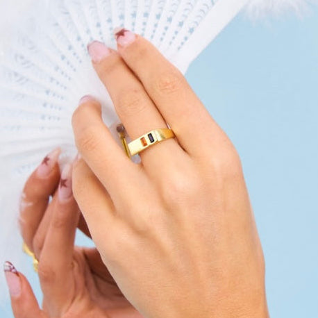 Close up of etage ring